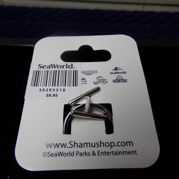 SeaWorld Whale Tail Band or ring size 7-8-9 - Picture 14 of 16